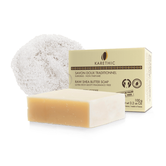 Un savon doux au beurre de karité bio et une éponge pour adoucir et sublimer la peau